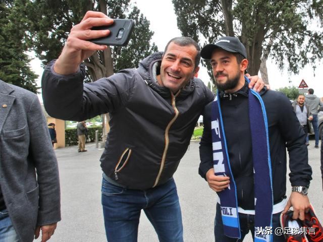 犯过错，受过伤，这位联合会杯冠军要在那不勒斯杀出一条血路