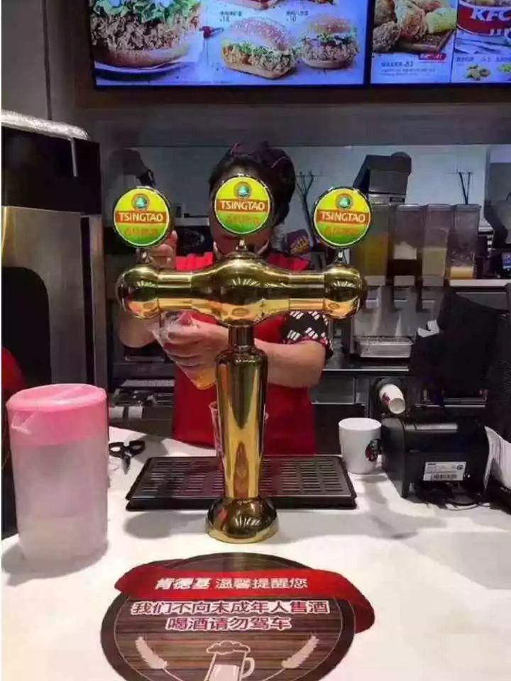 肯德基奥尔良烤翅盖饭,手撕鸡拌饭肯德基