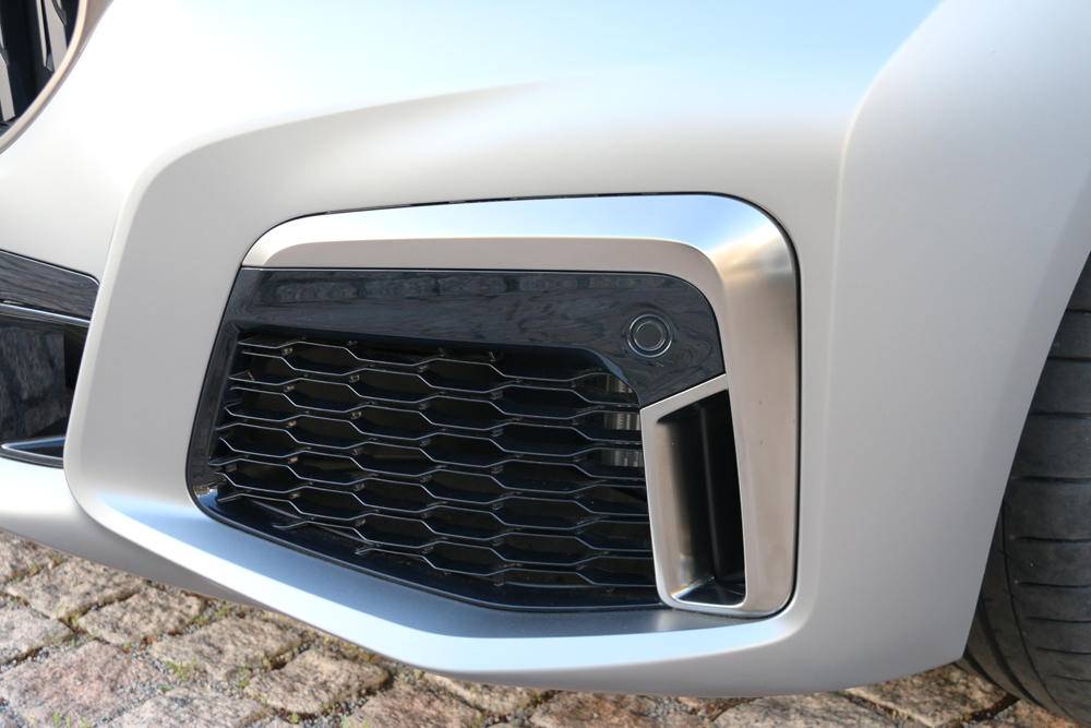 旗舰永远是旗舰！全球首测全新BMW7系