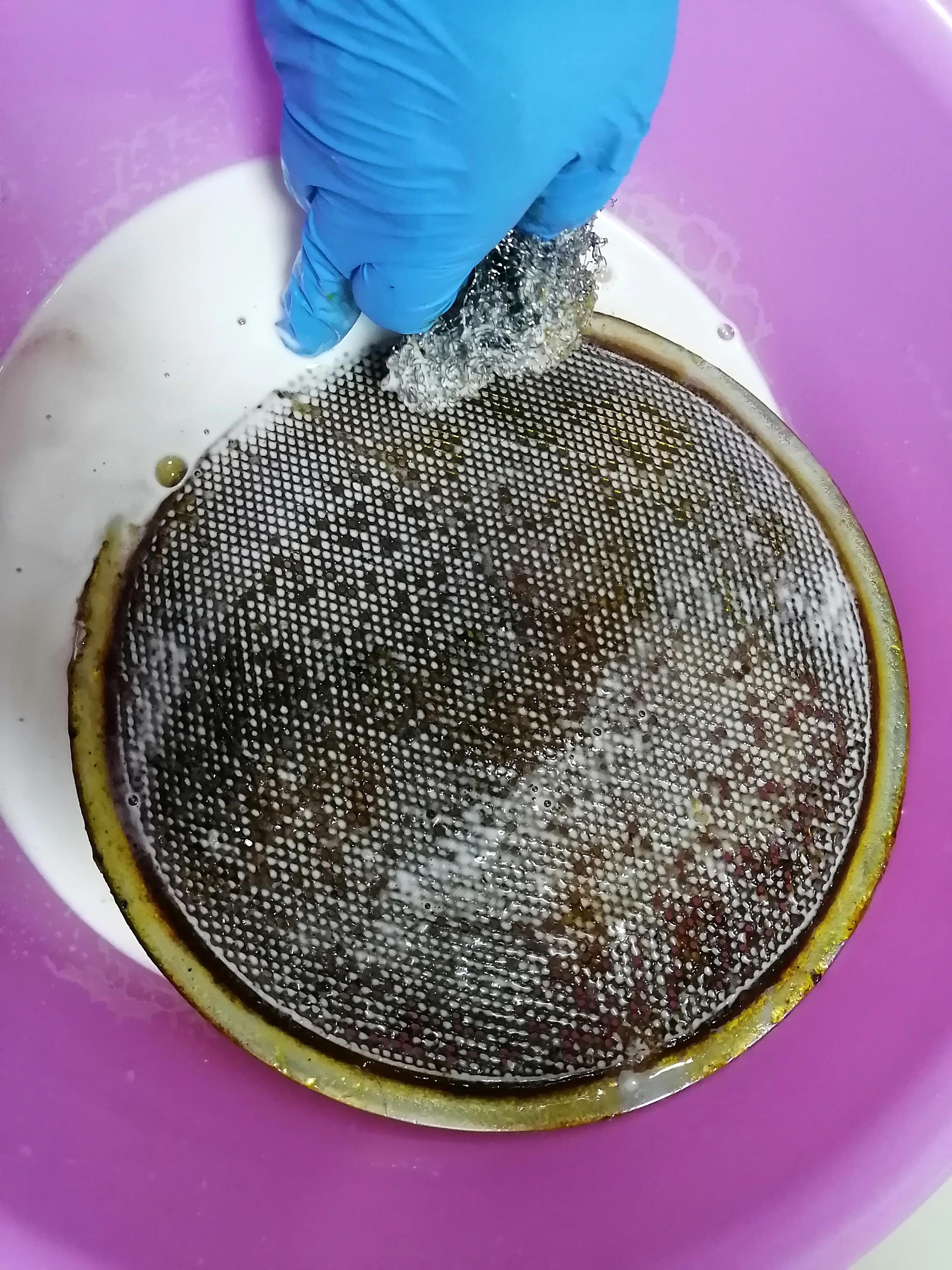 为了节省200块自己动手清洗油烟机,零成本不费劲清洗油烟机的妙招