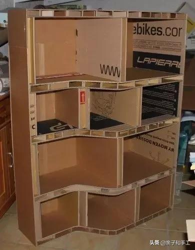 只用瓦楞纸就可以做出一件件家具，简直酷爆了