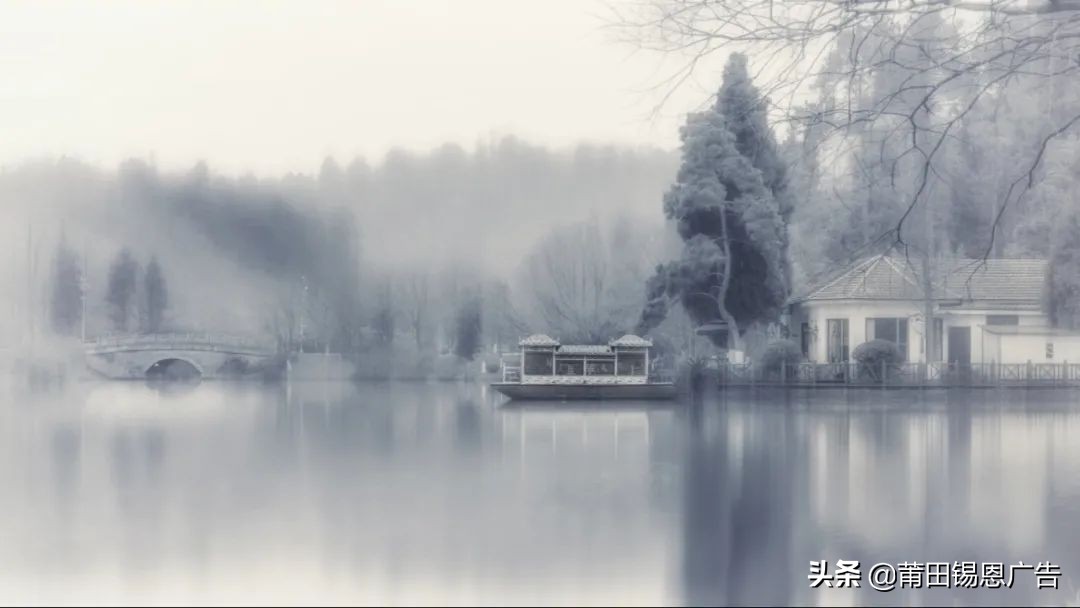 水深波浪静，人贵声音低