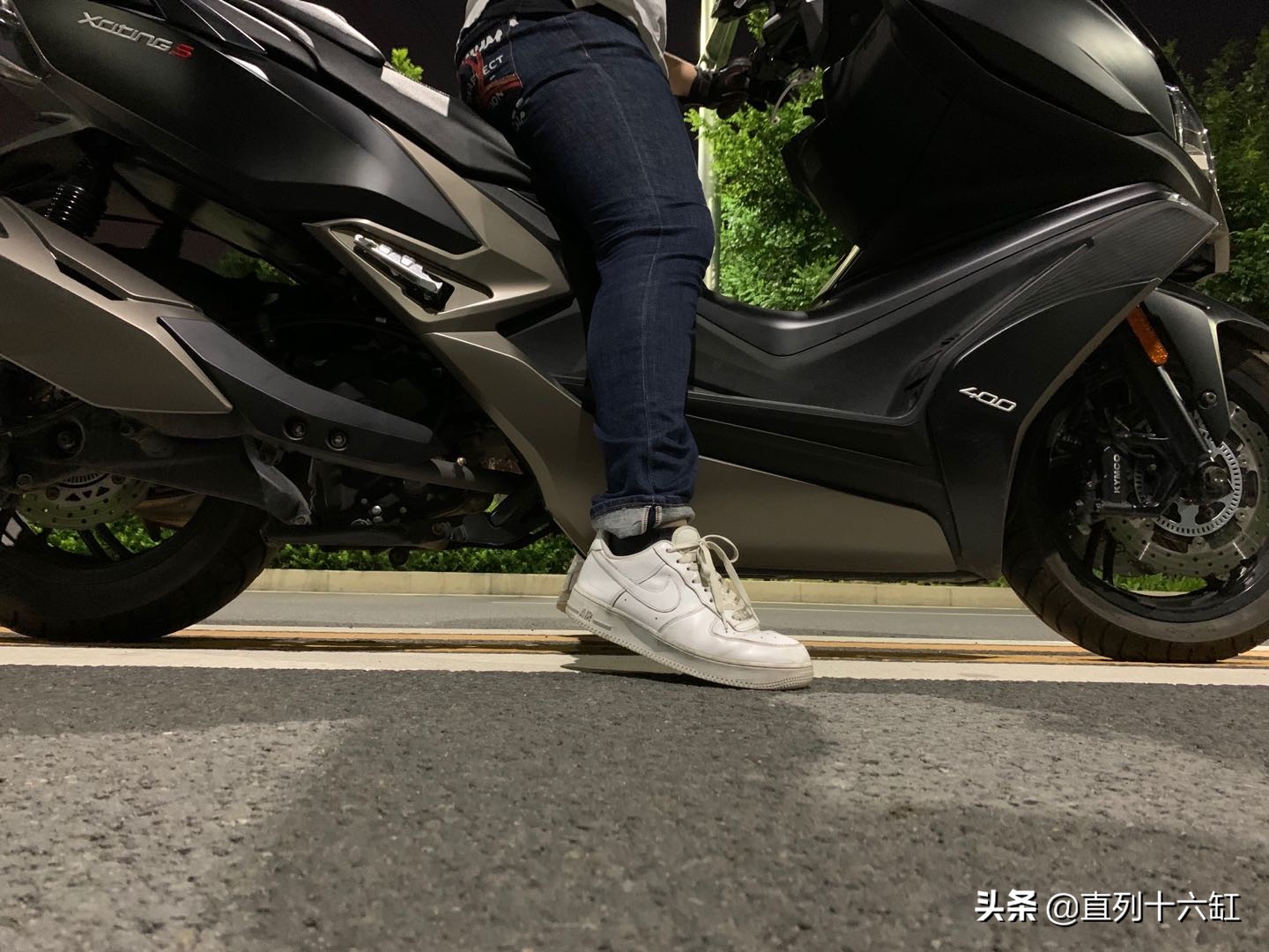 光阳进口赛艇s400国外测试,光阳xcitings400长途表现