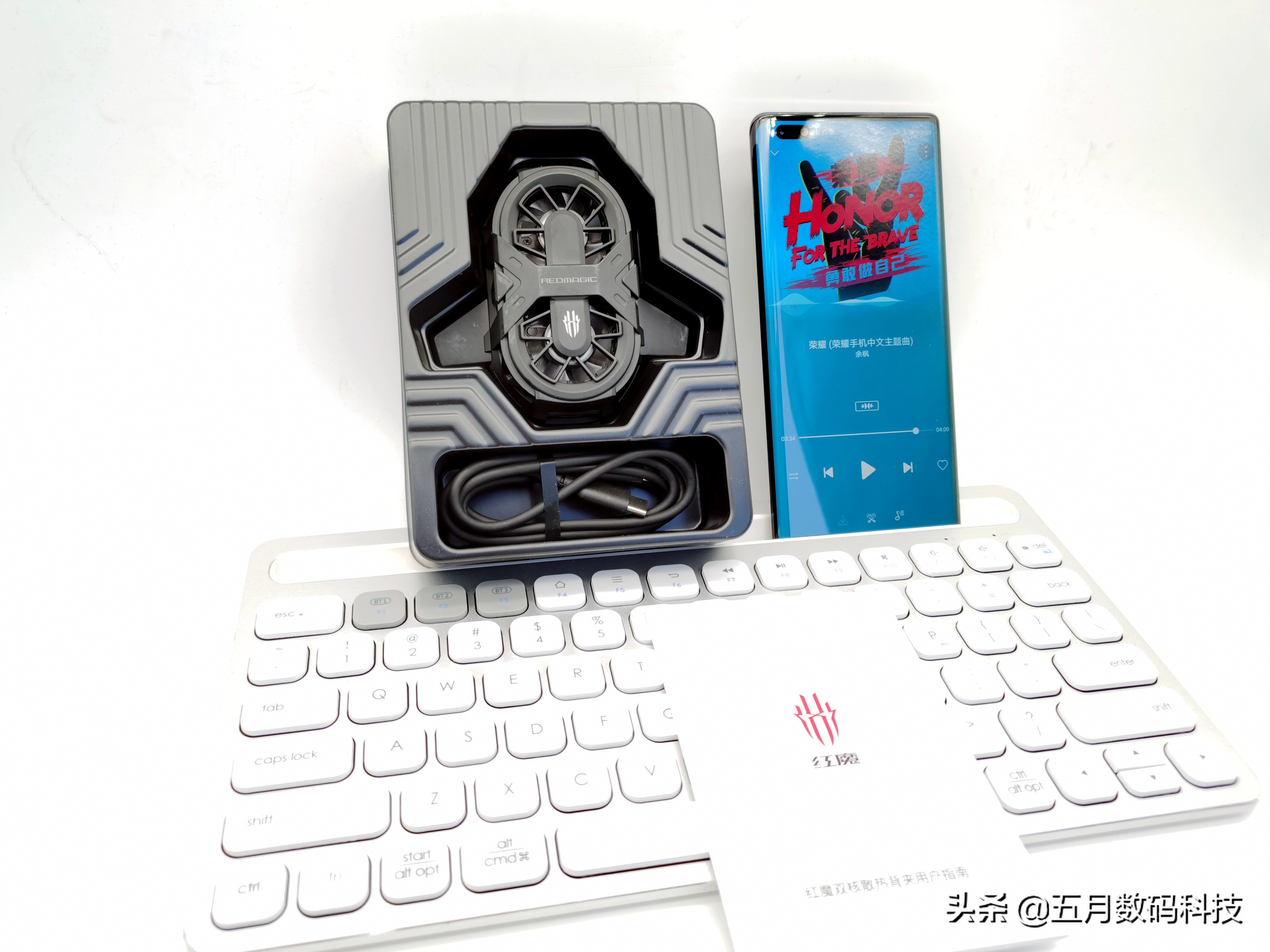 努比亚红魔6pro玩吃鸡,努比亚红魔三金属机身