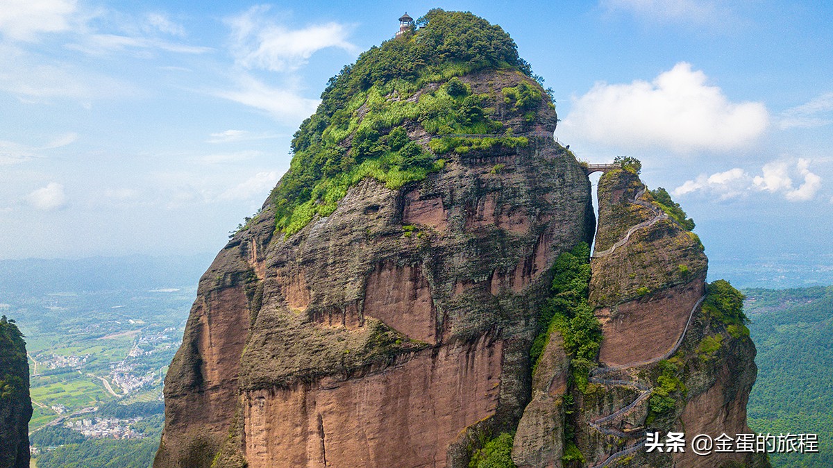 江浙地区唯一的一处世界自然遗产名录的神奇景观，丹霞地貌江郎山