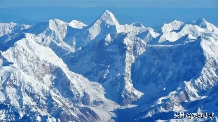 新疆托木尔提峰攀登过程,天山第一峰托木尔