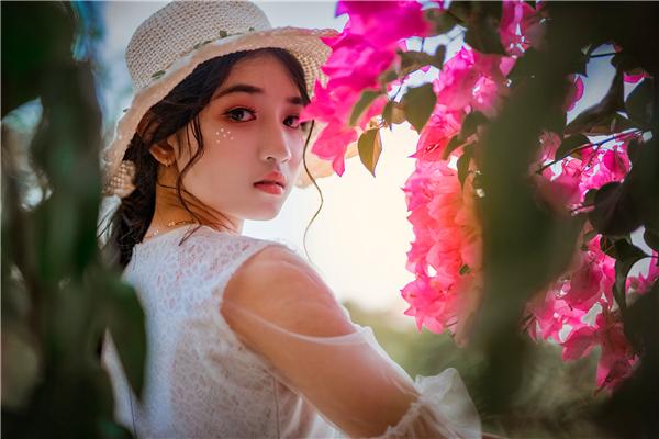 中年人唯一出路就是安分守己,人到中年最大的劫难