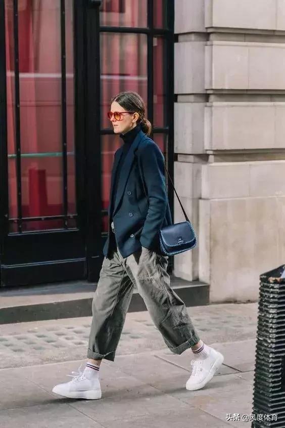 高中男孩穿的运动袜,女生穿运动袜