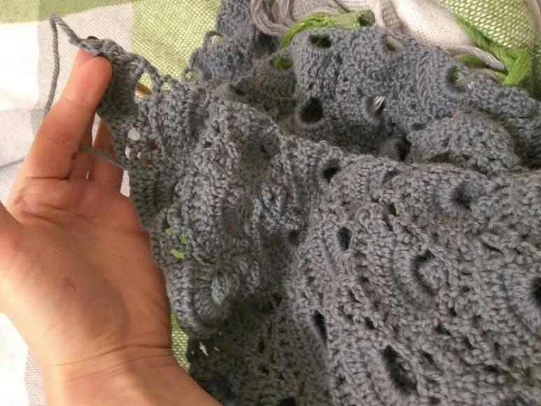 粉红色三角围巾钩织视频教程全集,羊绒线三角披肩围巾的各种织法