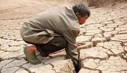 毛孔粗大原因及如何改善,毛孔粗大爱出油是什么原因