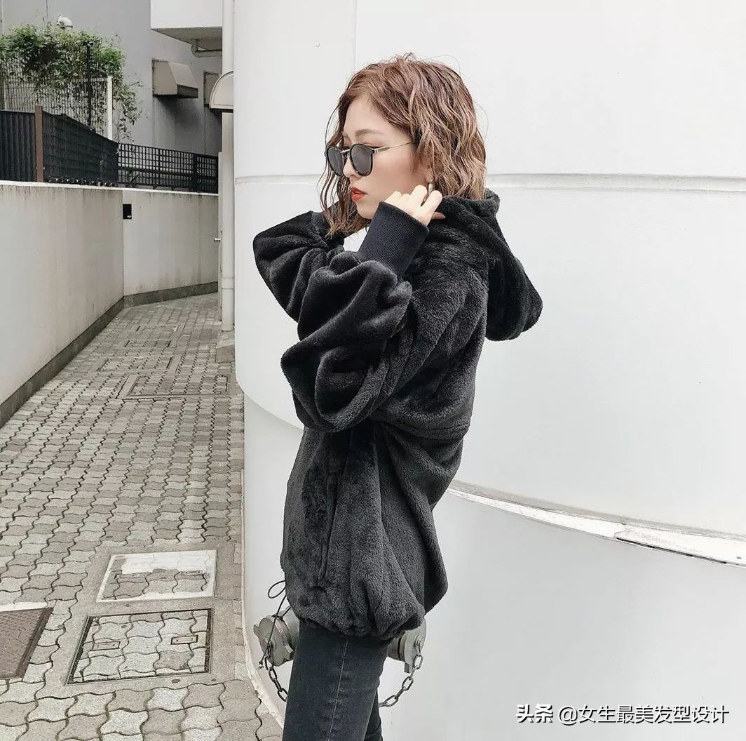 烫短卷发教程自己烫,烫个什么卷发好看又简单