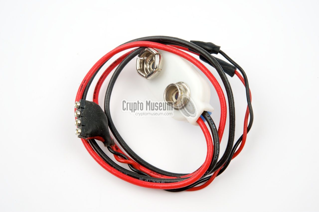 意大利ATET公司20世纪90年代初开发的专业小型晶振间谍电台S-35