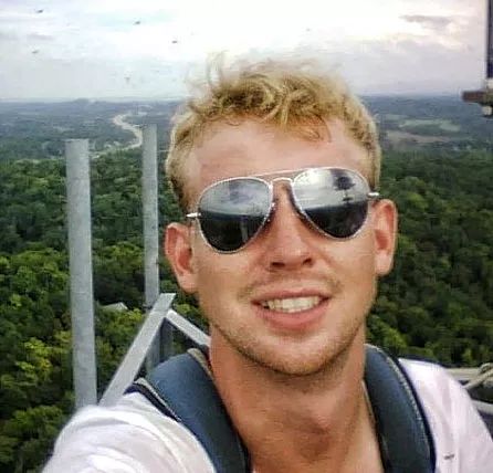 「火腿专题」悲剧如何不再重演丨默哀：又一名火腿架天线坠塔身亡