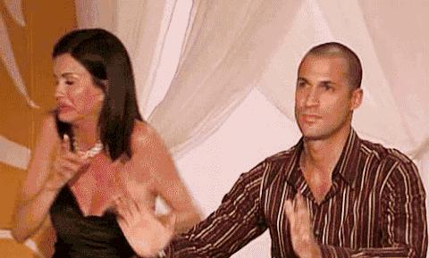 把烟掐了给你面子,烟给我掐了