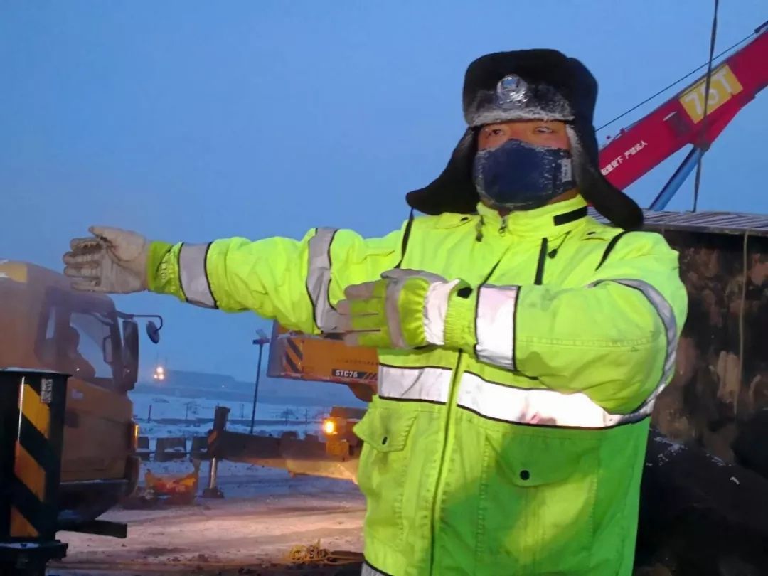 「“高速路上好交警”事迹展示（九）」我是高速交警，更是司机乘客的朋友和亲人——记高支队卡子湾大队一中队中队长程志伟