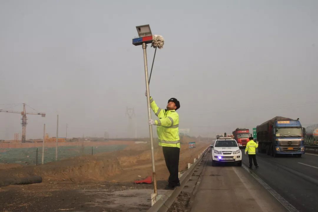 「“高速路上好交警”事迹展示（九）」我是高速交警，更是司机乘客的朋友和亲人——记高支队卡子湾大队一中队中队长程志伟