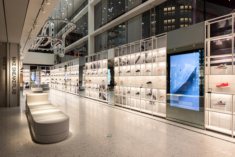 最新发布的耐克,耐克真正的旗舰店