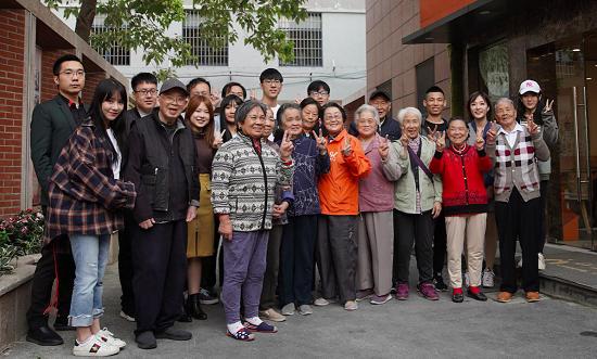 欢度重阳｜海豹电竞联合斗鱼直播向养老院老人送祝福