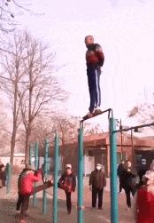 撞头、吃蝌蚪、把果汁注入静脉，奇葩养生总有人信？