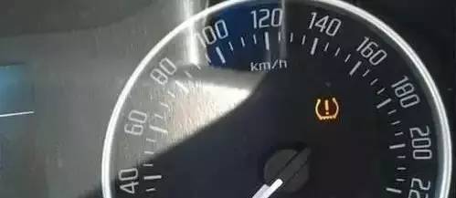 仪表盘故障灯哪个亮了要停车检查,仪表盘三个救命灯亮起就必须停车