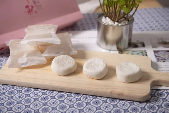 榴莲冰皮月饼正宗,榴莲冰皮月饼一下吃6个