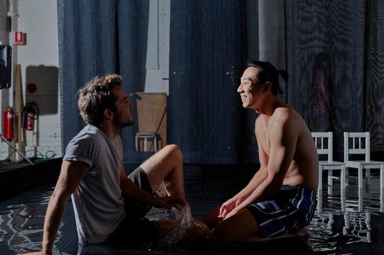 导演王翀：如果纯粹是为了消遣，戏剧之外有太多别的行业可以选择｜乌镇戏剧节