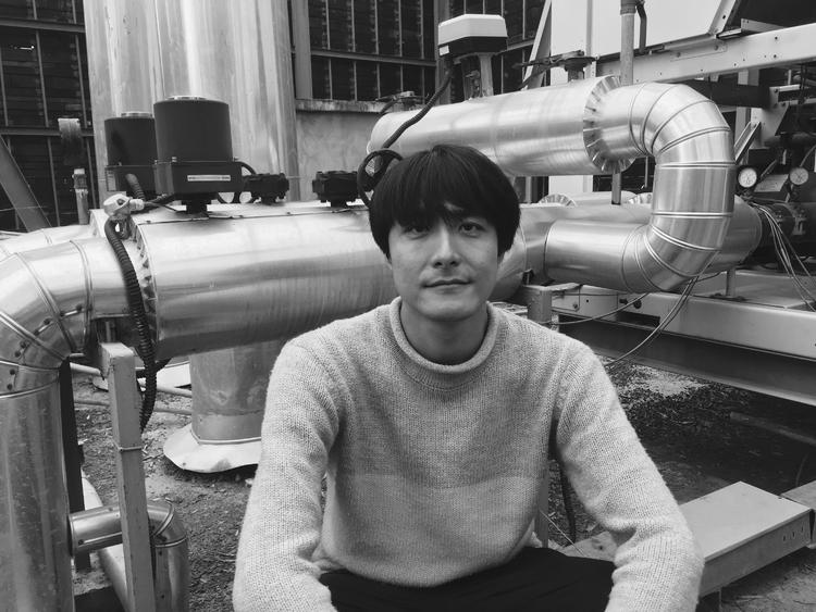 导演王翀：如果纯粹是为了消遣，戏剧之外有太多别的行业可以选择｜乌镇戏剧节