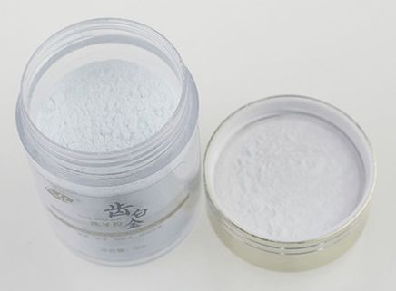 用了美白牙膏白了一颗牙,用了美白牙膏后还用清洁吗