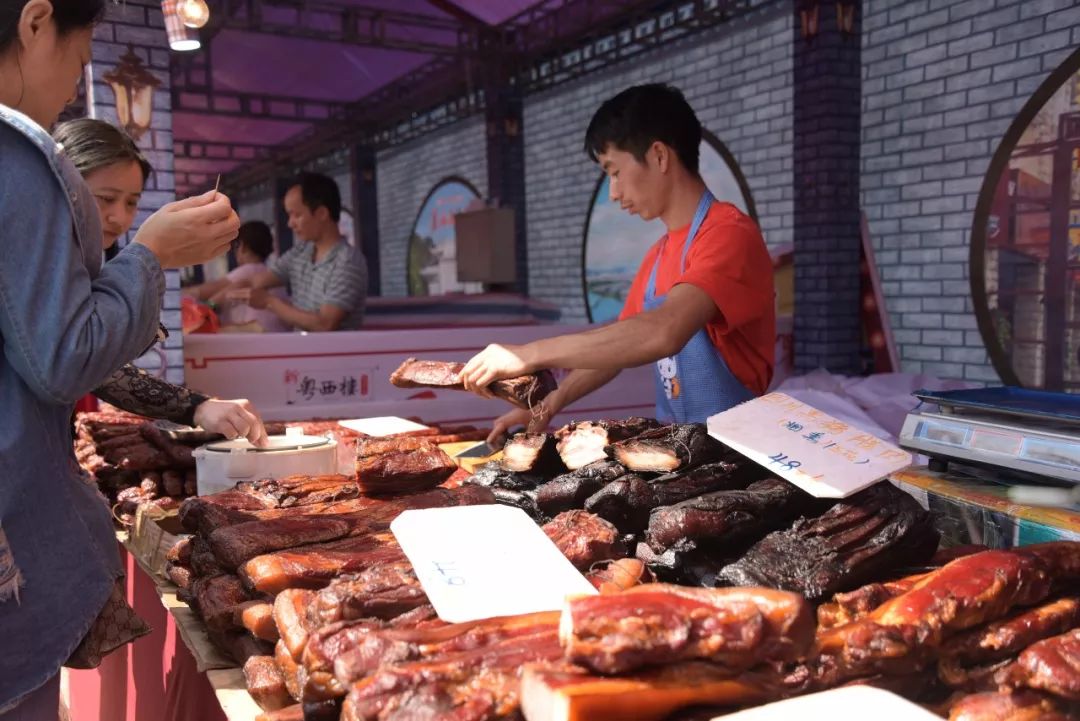 汇聚美食优惠团购,今年梧州宝石美食节在什么地方