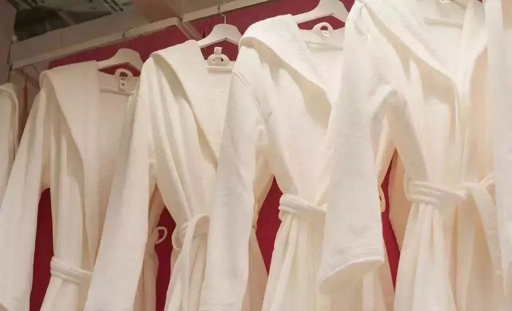 换季衣物靓丽如新,换季衣服整顿小窍门简直太神奇了