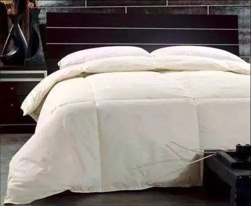 换季衣物靓丽如新,换季衣服整顿小窍门简直太神奇了