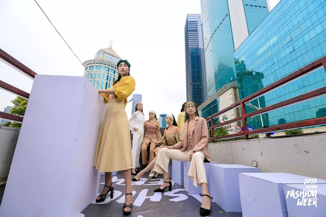 戳进来｜除了黄鹤楼和鸭脖子，这座城市竟然还有时装周这个大IP？