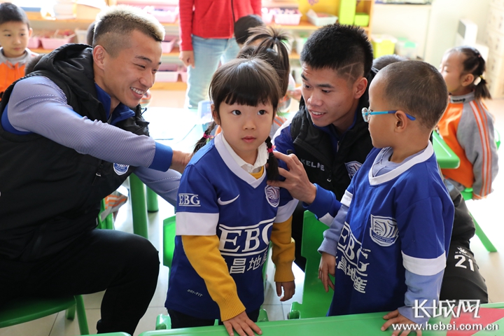 快乐童年足球俱乐部,快乐足球欢乐球