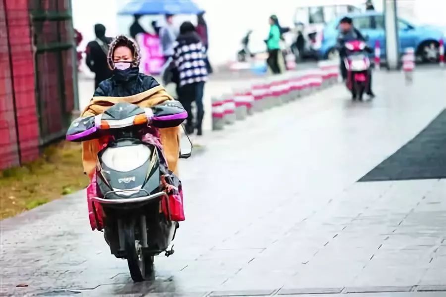 老寒腿护膝黑科技产品,日本加热护膝保暖老寒腿