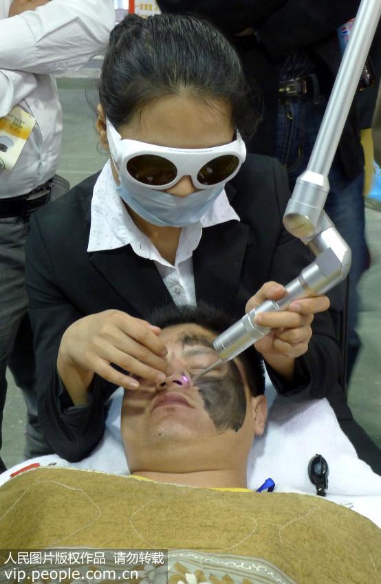 激光祛胎记皮肤变薄,激光美容会留疤吗