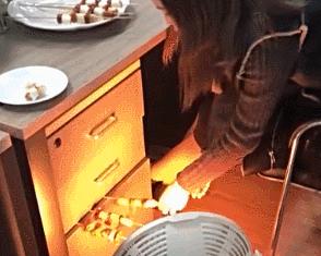 给跪了！在办公室用公司饮水机煮火锅，奇葩网红还用各种工具烹饪食物……这种脑洞大开要不得！