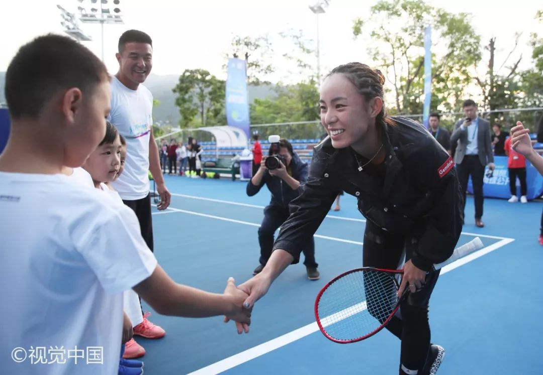 花絮｜大横琴企业日：甜美王蔷与小朋友们“切磋”球技