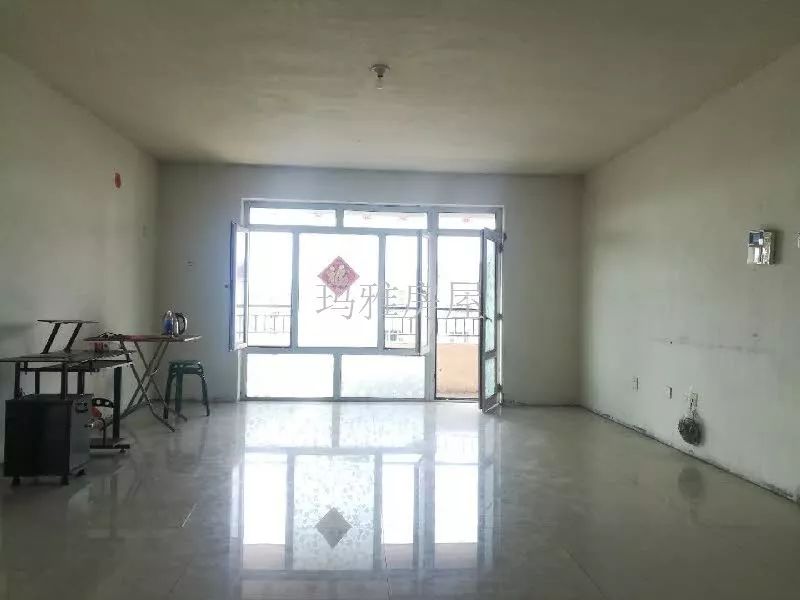 石河子三室二厅50万精装修急卖,石河子二手房大户型推荐