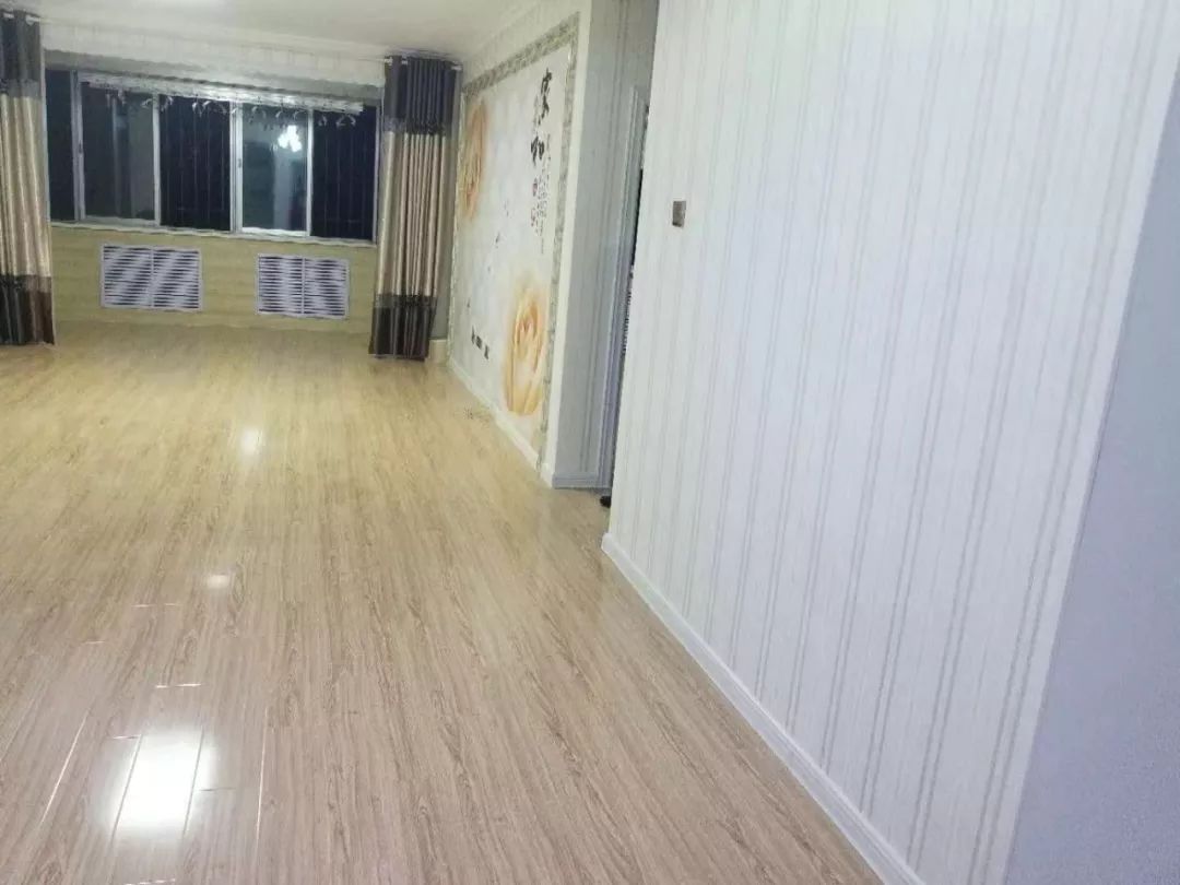 石河子三室二厅50万精装修急卖,石河子二手房大户型推荐