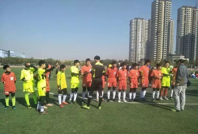 我县足球小子创历史佳绩！