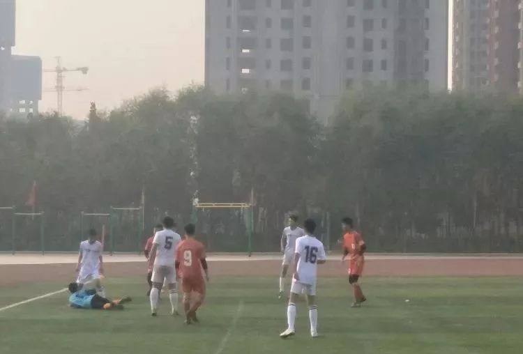 我县足球小子创历史佳绩！