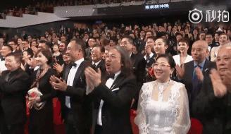 与马云一起敲钟的快递小哥,阿里上市敲钟的快递员励志演讲