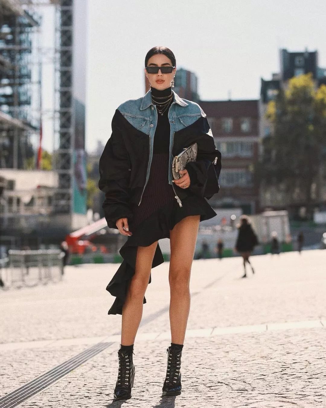 鞋带绕脚脖,鞋带勒脚脖会水肿吗