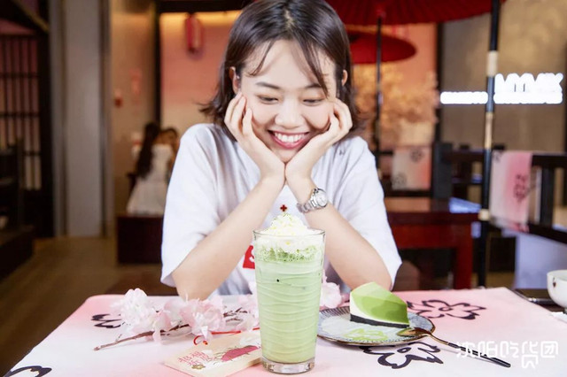 开一家火一家的抹茶店，店长竟是只兔子！今天起，招牌冰淇淋限时3折啦！