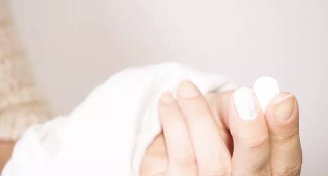 过期的药片丢花盆里花长疯了,这几种过期药片别扔掉放到花盆里