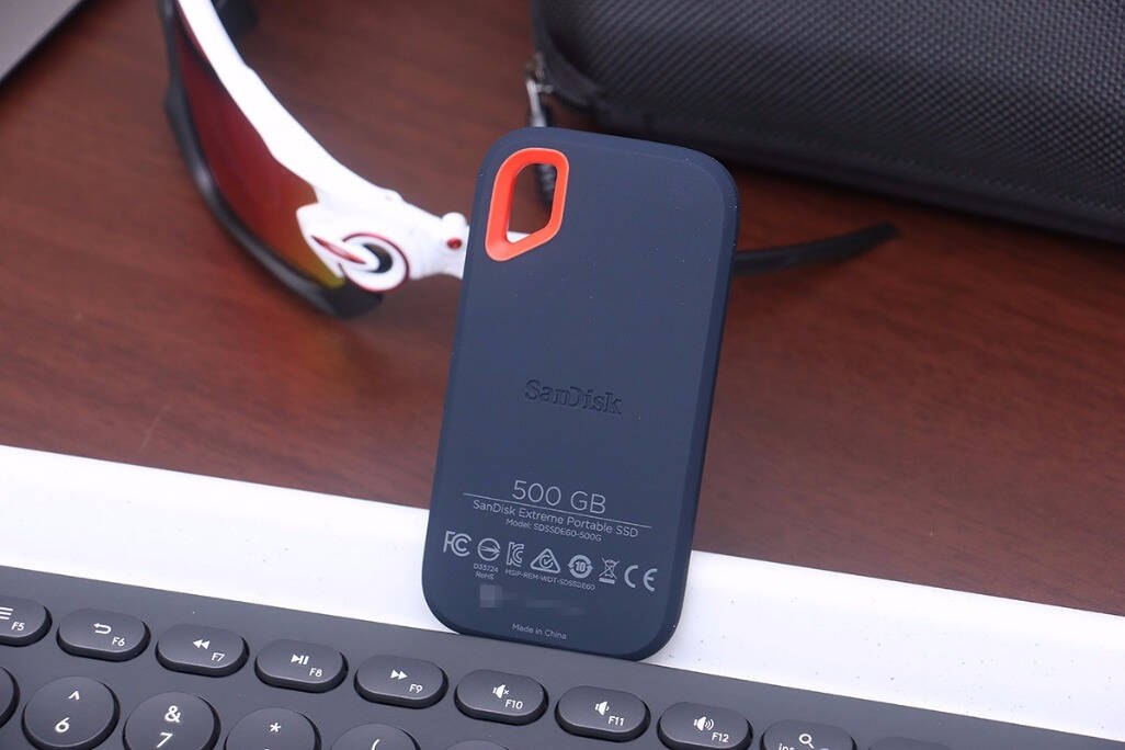 闪迪500g移动固态硬盘,闪迪加强版240固态硬盘怎么样