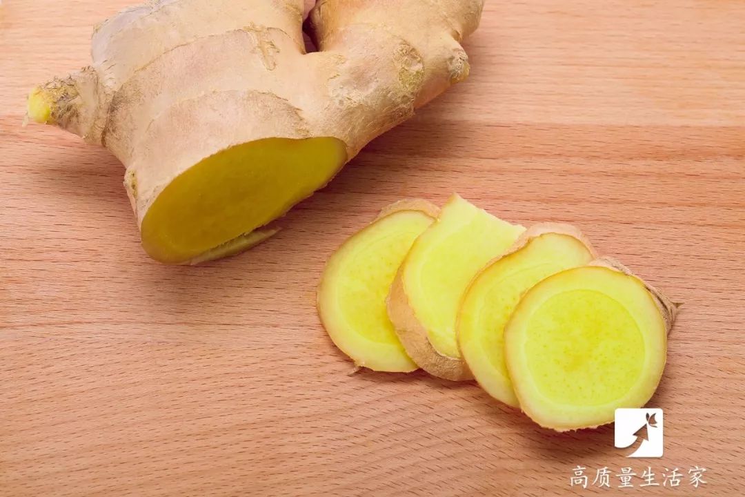 用它泡脚满头黑发还能抗衰老,延缓衰老睡前泡脚