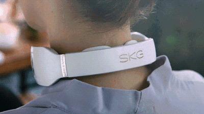 低头族必看一个动作缓解颈椎不适,真正有效的颈椎按摩器