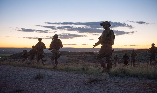 Debate：在道德上，我们应该如何理解*私走**？