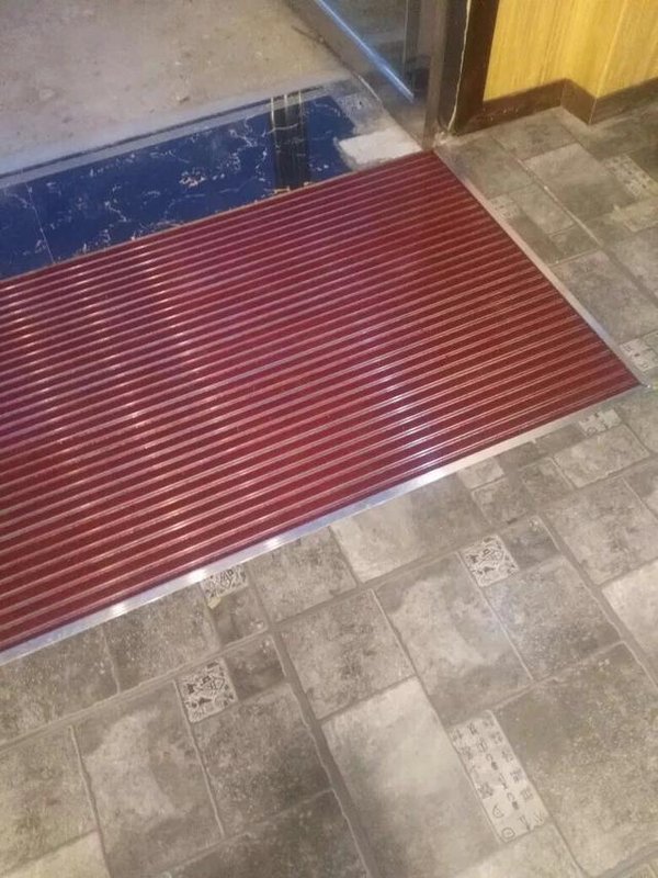 最适合家里用的地垫好打理的,越来越多人开始在家里放这种地垫